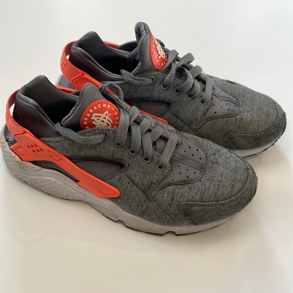 Nike Women's Huarache Size 8.5 OOAK